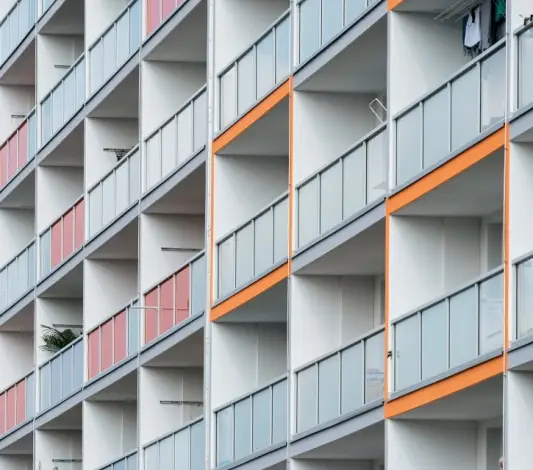 Nový trend v revitalizaci bytových domů – předsazené lodžie