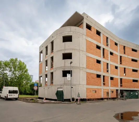 Bytový dům BOTIČ Za Arielem - dokončili jsme hrubou stavbu