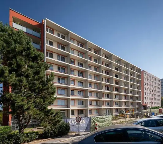 KASTEN přístaví nové lodžie v Hrabákově ulici