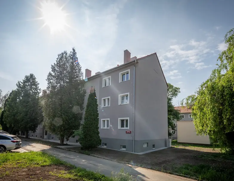 Rekonstrukce bytových domů v pražských Čakovicích